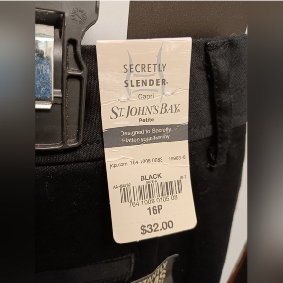 NWT black capri pants - Picture 6 of 8